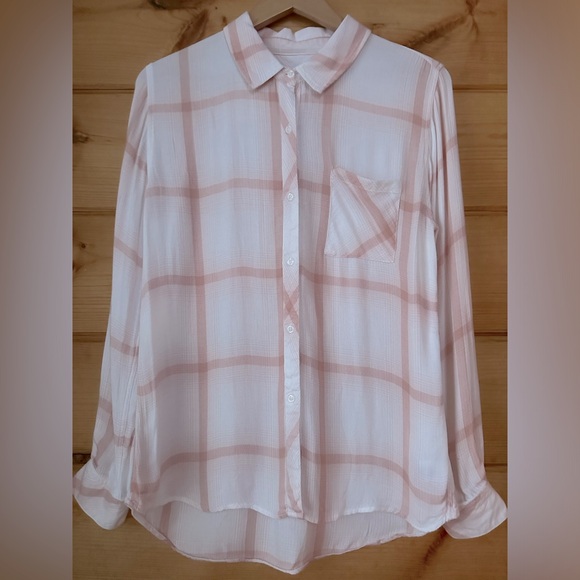 Rails Hunter Button Up Shirt
White, Blush & Sand
Size small
Perfect condition - Picture 6 of 15